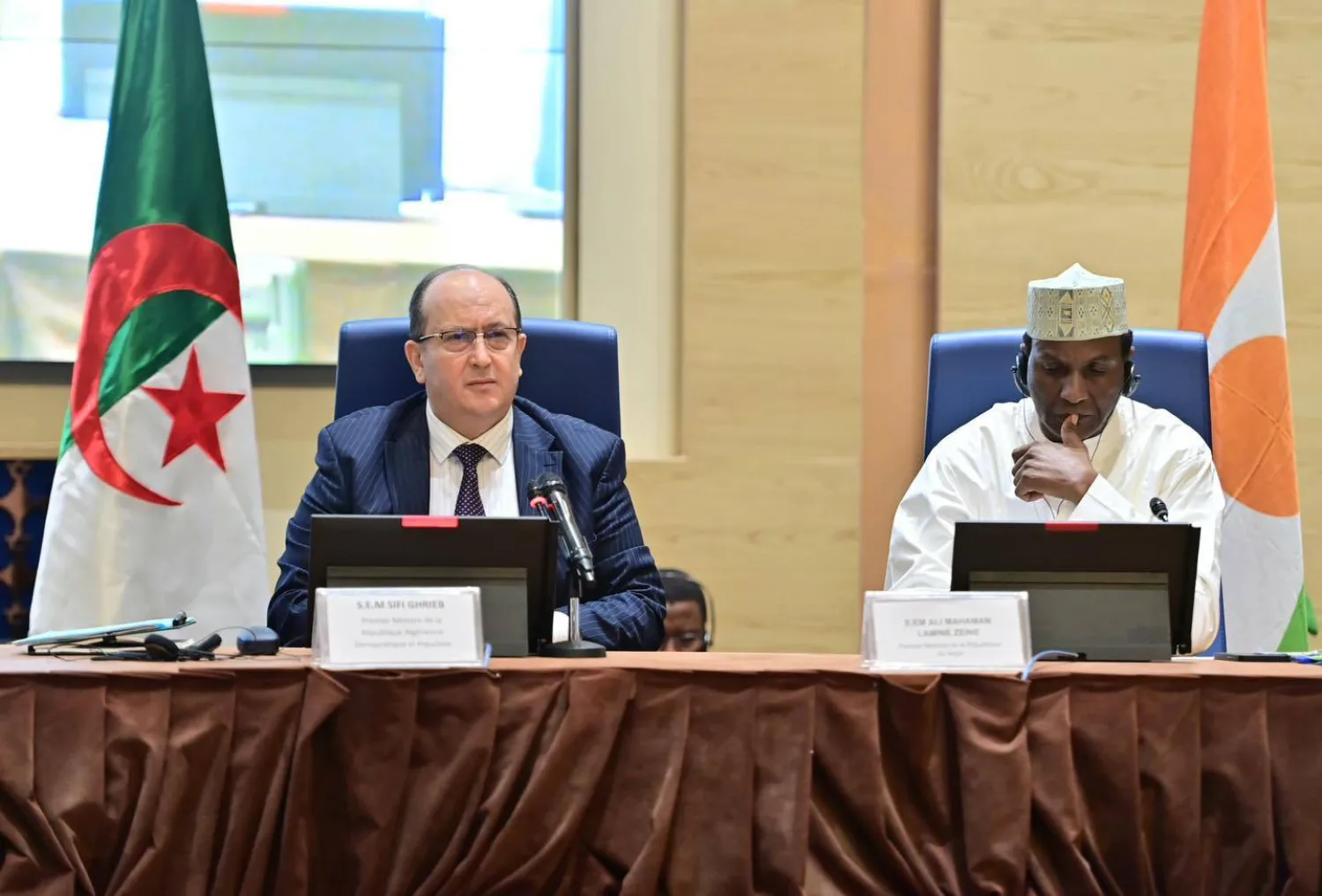 رئيسا حكومتَي الجزائر والنيجر خلال أشغال لجنة التعاون المشتركة (الحكومة الجزائرية)