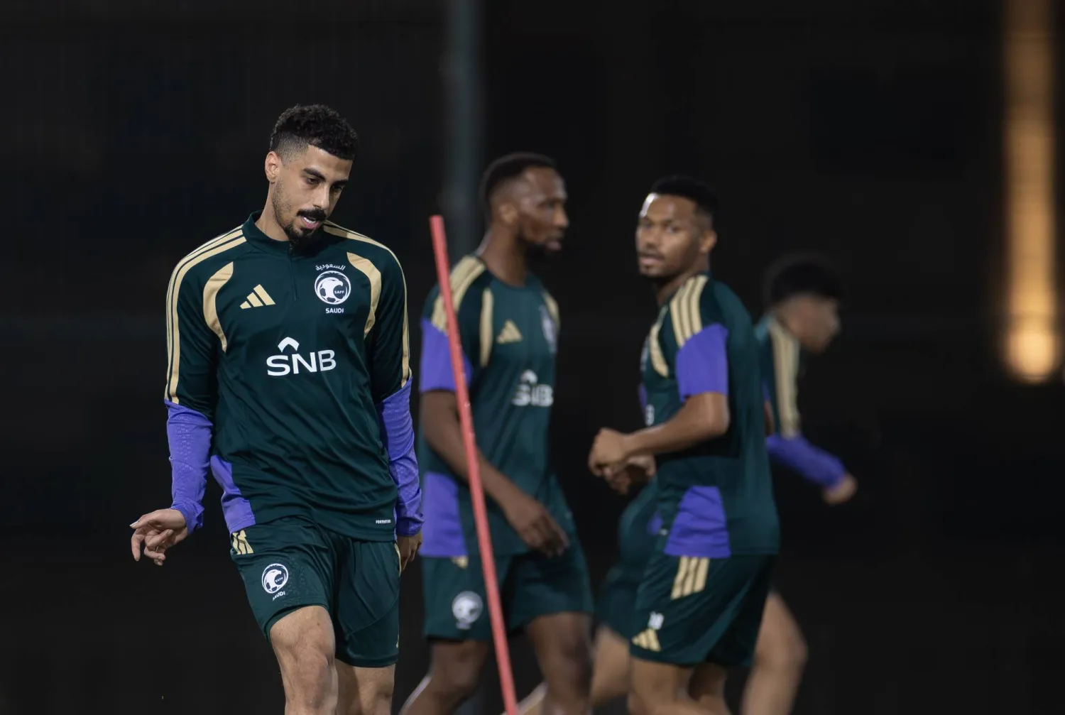 علي لاجامي خلال مشاركته في تدريبات المنتخب السعودي (الشرق الأوسط)