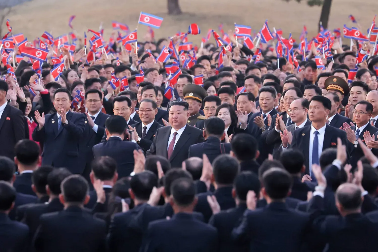 Kuzey Kore yasama organı, Kim Jong-un'u ülkenin en üst düzey politika belirleme ve yönetim organının başına yeniden atadı (DPA)
