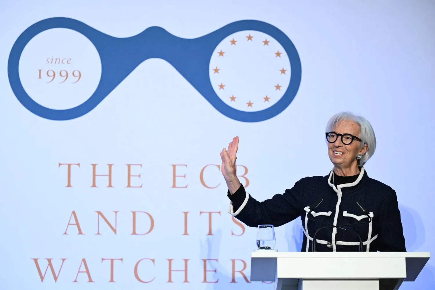لاغارد تتحدث خلال مؤتمر «مراقبي البنك المركزي الأوروبي» في فرانكفورت (أ.ف.ب)