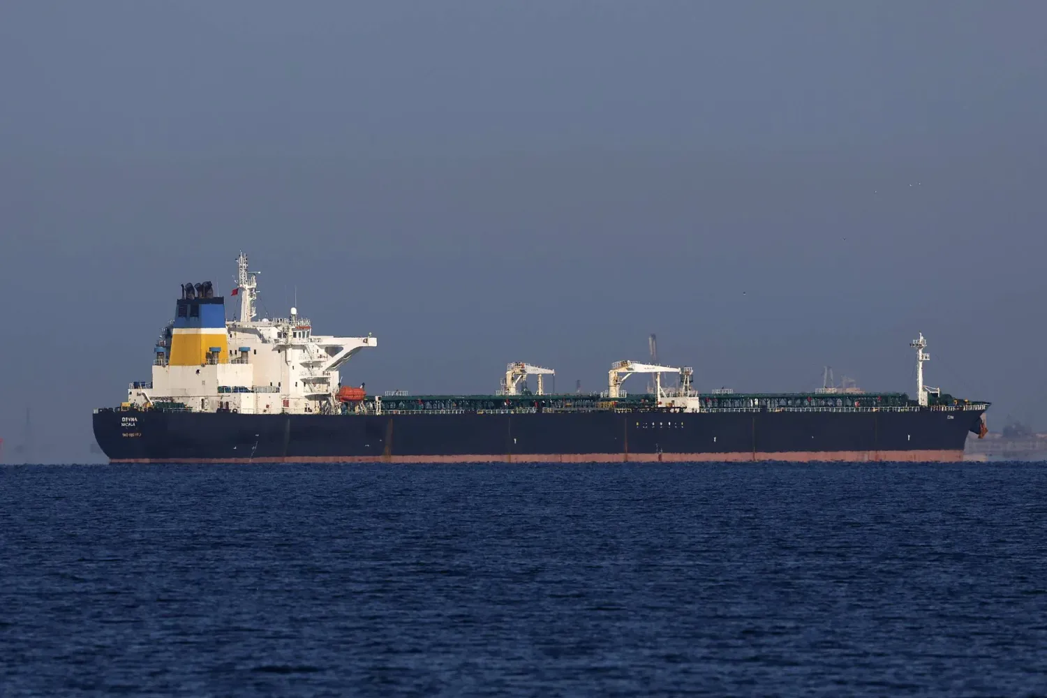 Rusya'nın "gölge filosu", Batı yaptırımlarına rağmen petrol ihraç etmesini sağlıyor (EPA)