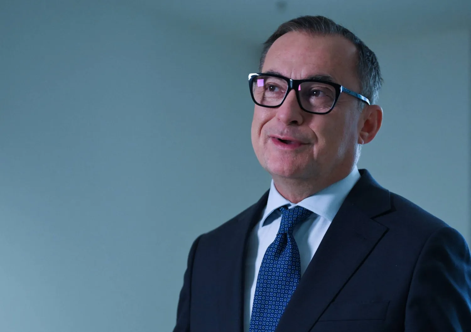 يواكيم ناغل يجيب عن أسئلة خلال مقابلة مع «رويترز» في فرانكفورت (رويترز)