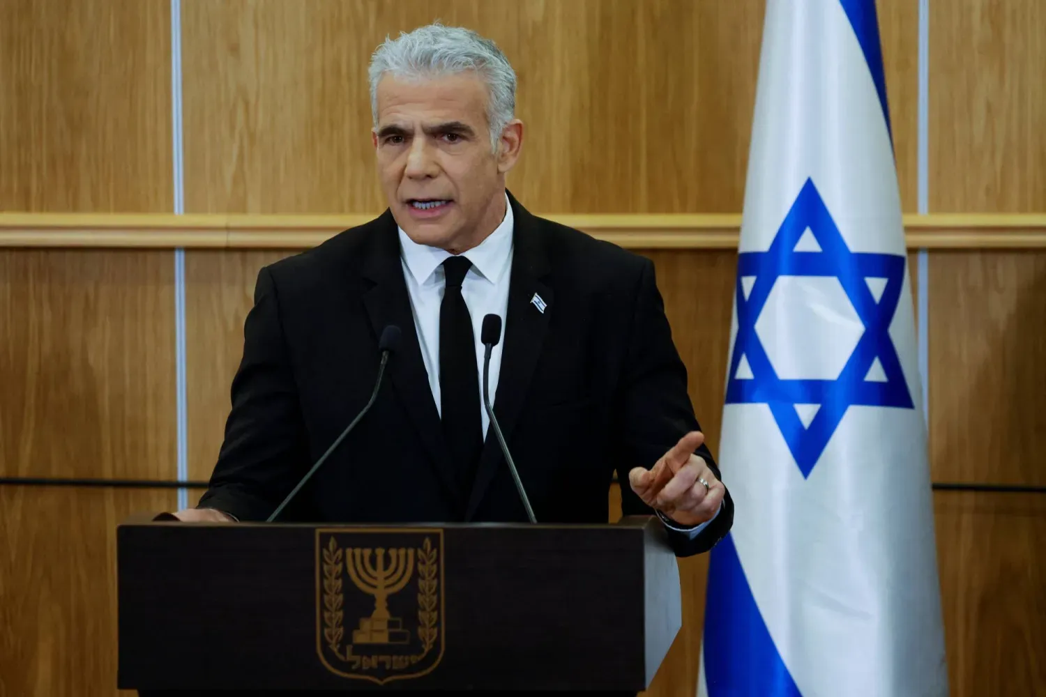İsrail muhalefet lideri Yair Lapid, İsrail Knessetinde açıklama yapıyor (Arşiv-Reuters)