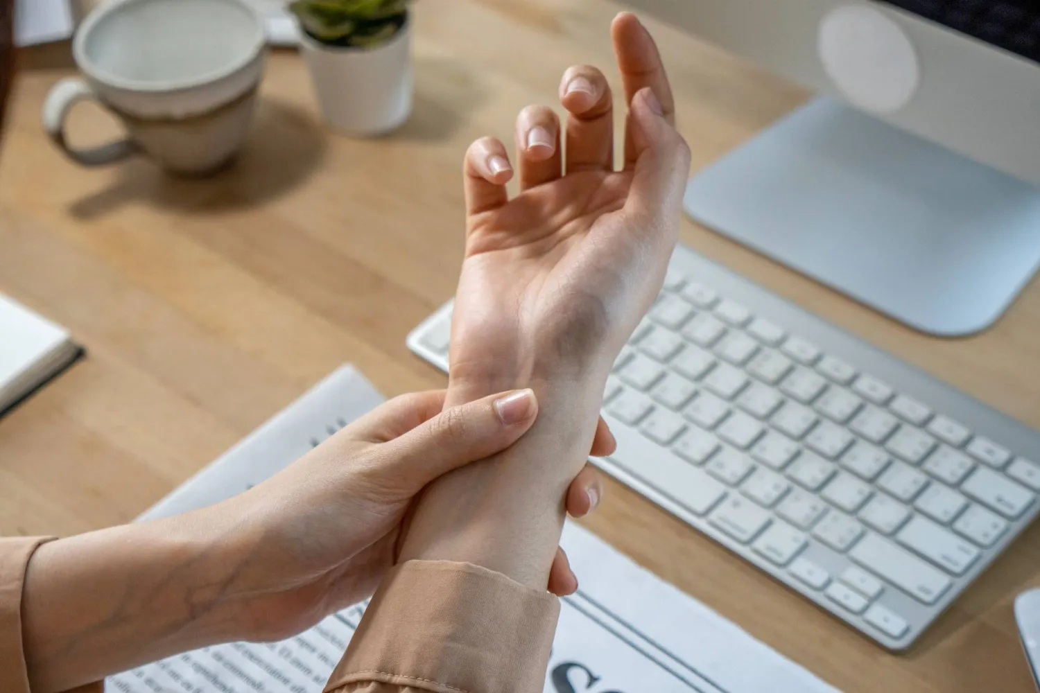 دليلك للتعامل مع التهاب مفاصل الإبهام