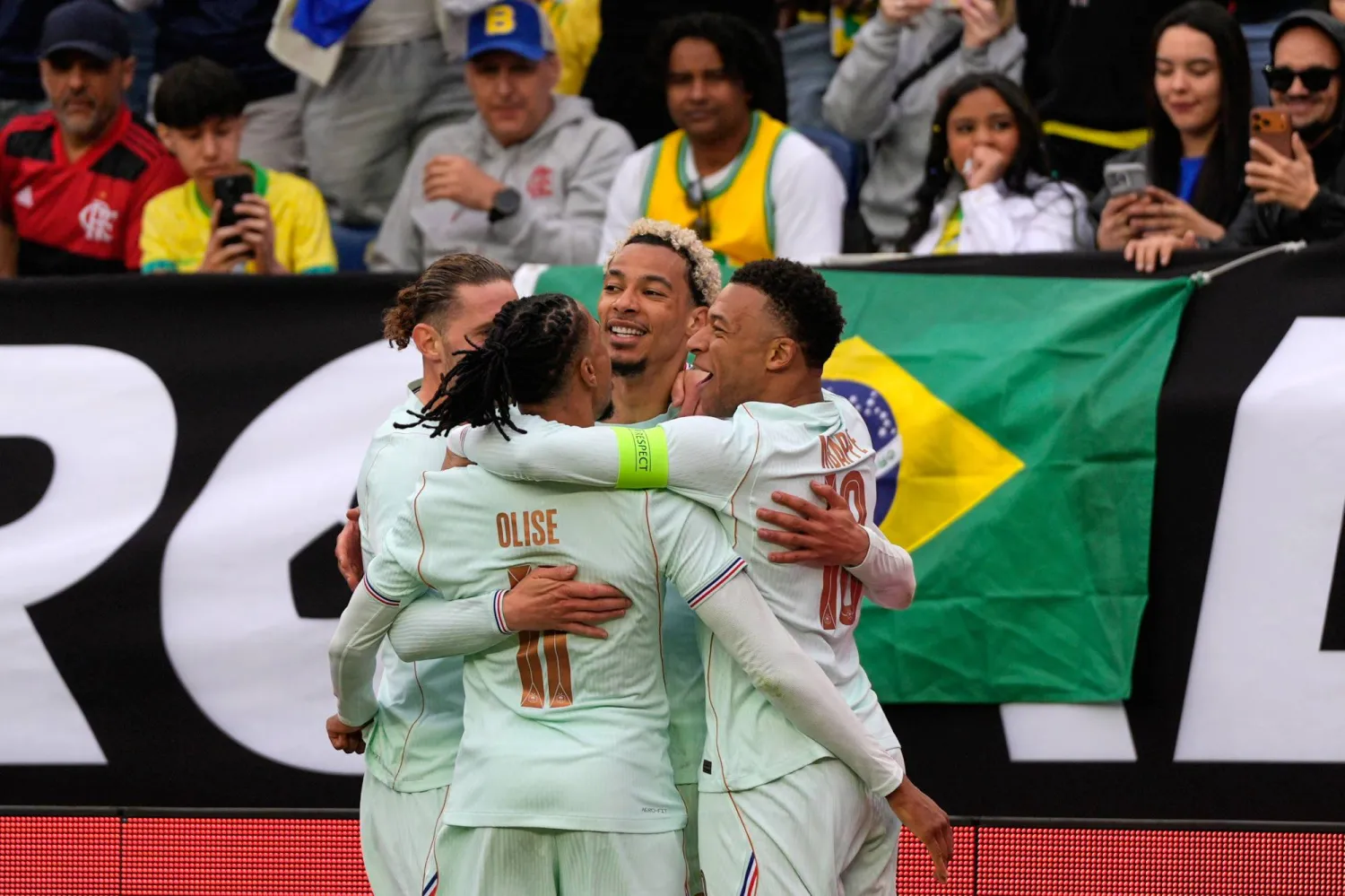 فرحة فرنسية بهدف مبابي (أ.ب)