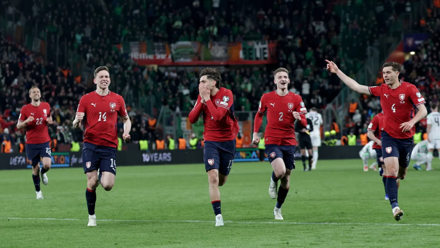 فرحة تشيكية بالتأهل (إ.ب.أ)