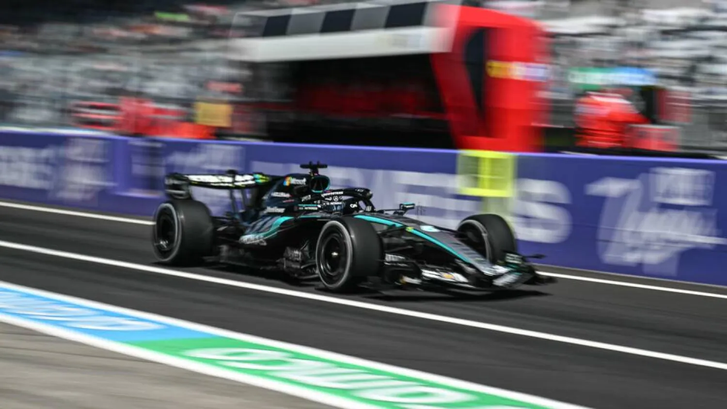 Mercedes' George Russell was fastest in the first practice for the Japanese Grand Prix. Philip FONG / AFP
