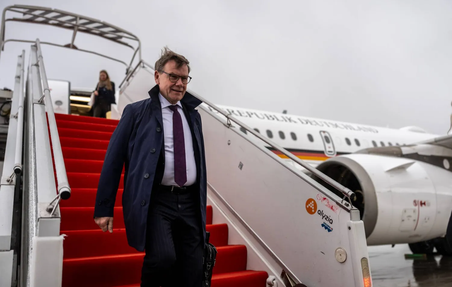 26 March 2026, France, Vaux-De-Cernay: German Foreign Minister Johann Wadephul arrives to attend the G7 foreign ministers' meeting in France. Photo: Michael Kappeler/dpa