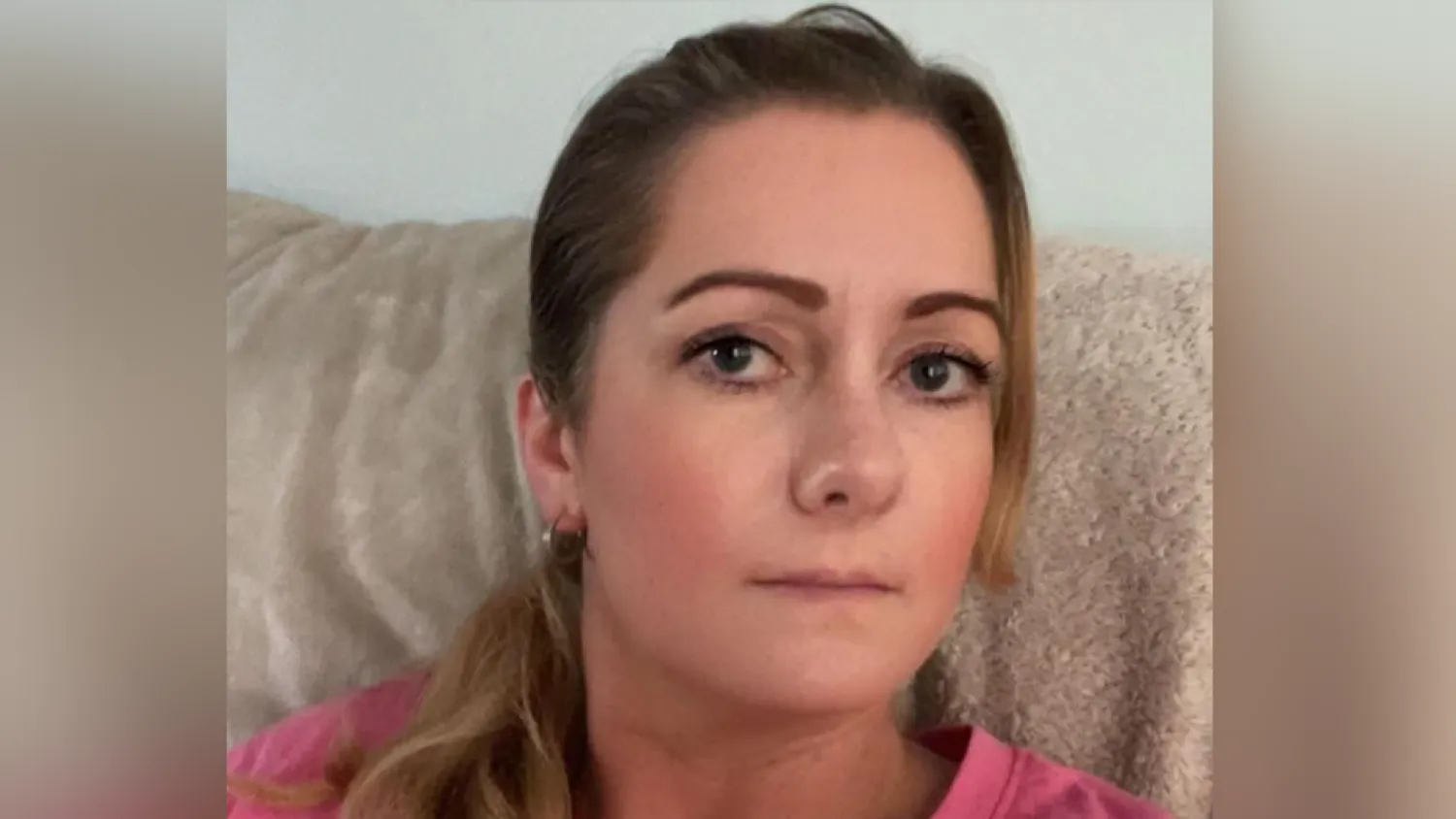 المجني عليها أنجيلا شيليس (شرطة نورث ويلز)