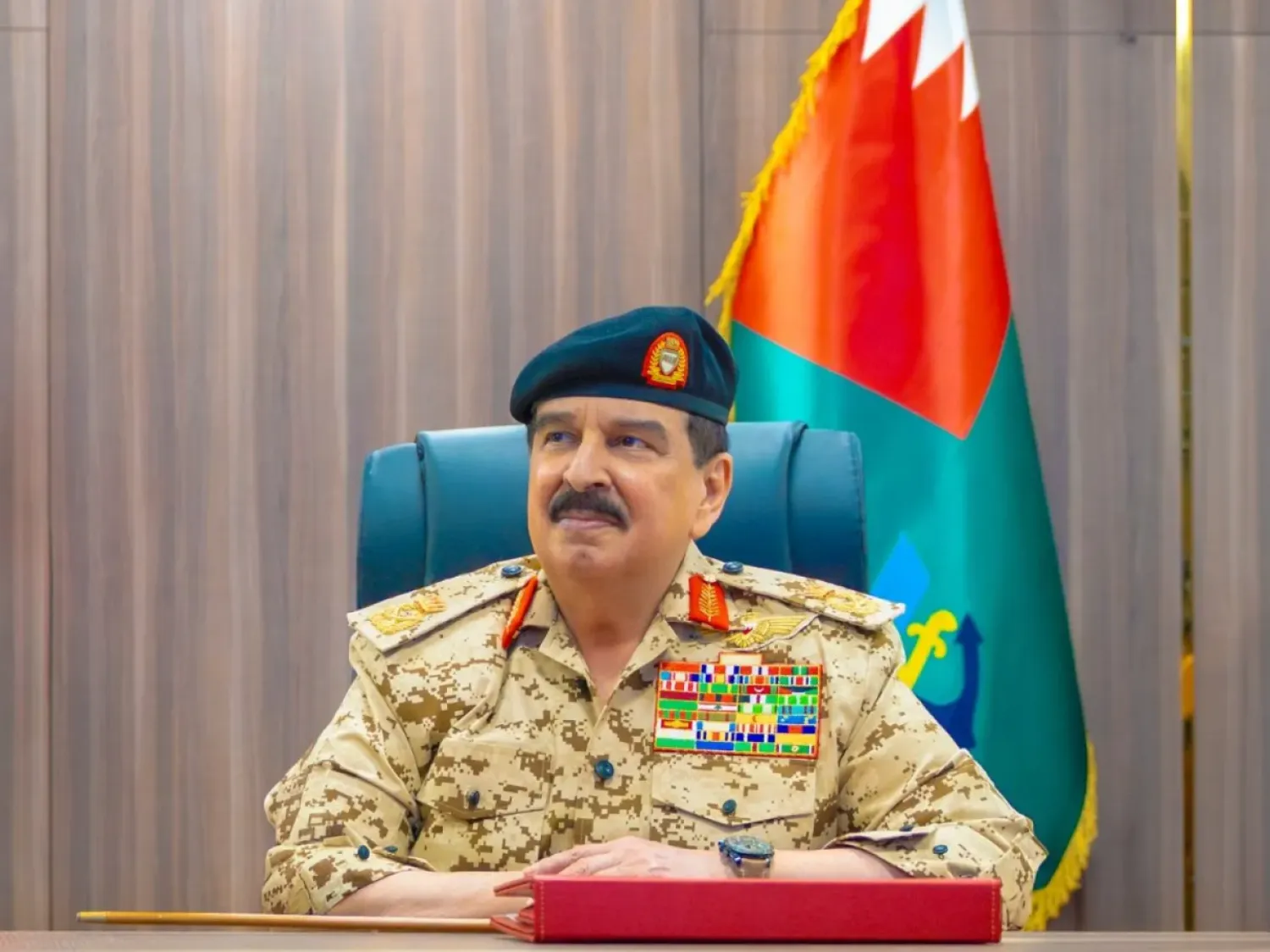 King Hamad bin Isa Al Khalifa during his meeting with officers of the Bahrain Defense Force on Friday (BNA)
