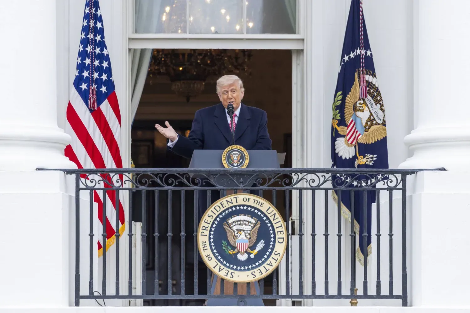 ABD Başkanı Donald Trump, Beyaz Saray’da düzenlenen bir etkinlik sırasında konuşma yapıyor. (EPA)