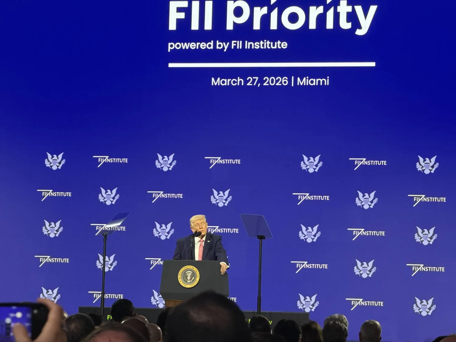 الرئيس الأميركي دونالد ترمب خلال مشاركته في مؤتمر مبادرة مستقبل الاستثمار في ميامي (الشرق الأوسط)