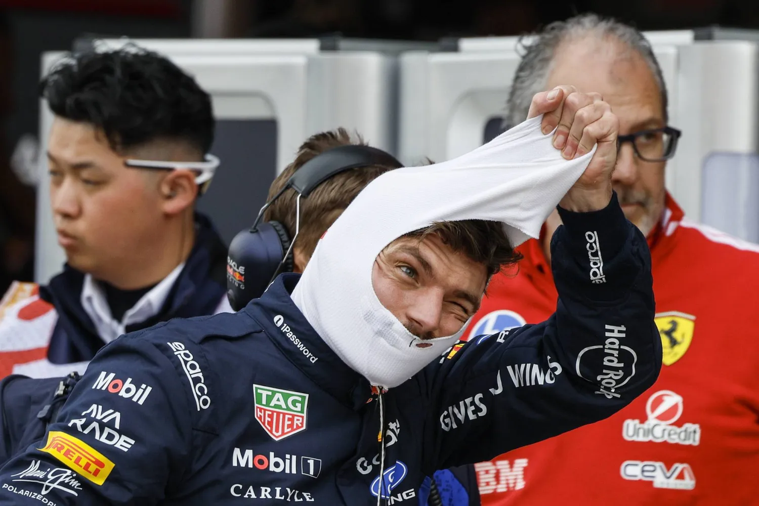 الهولندي ماكس فيرستابن يعاني في سوزوكا (إ.ب.أ)