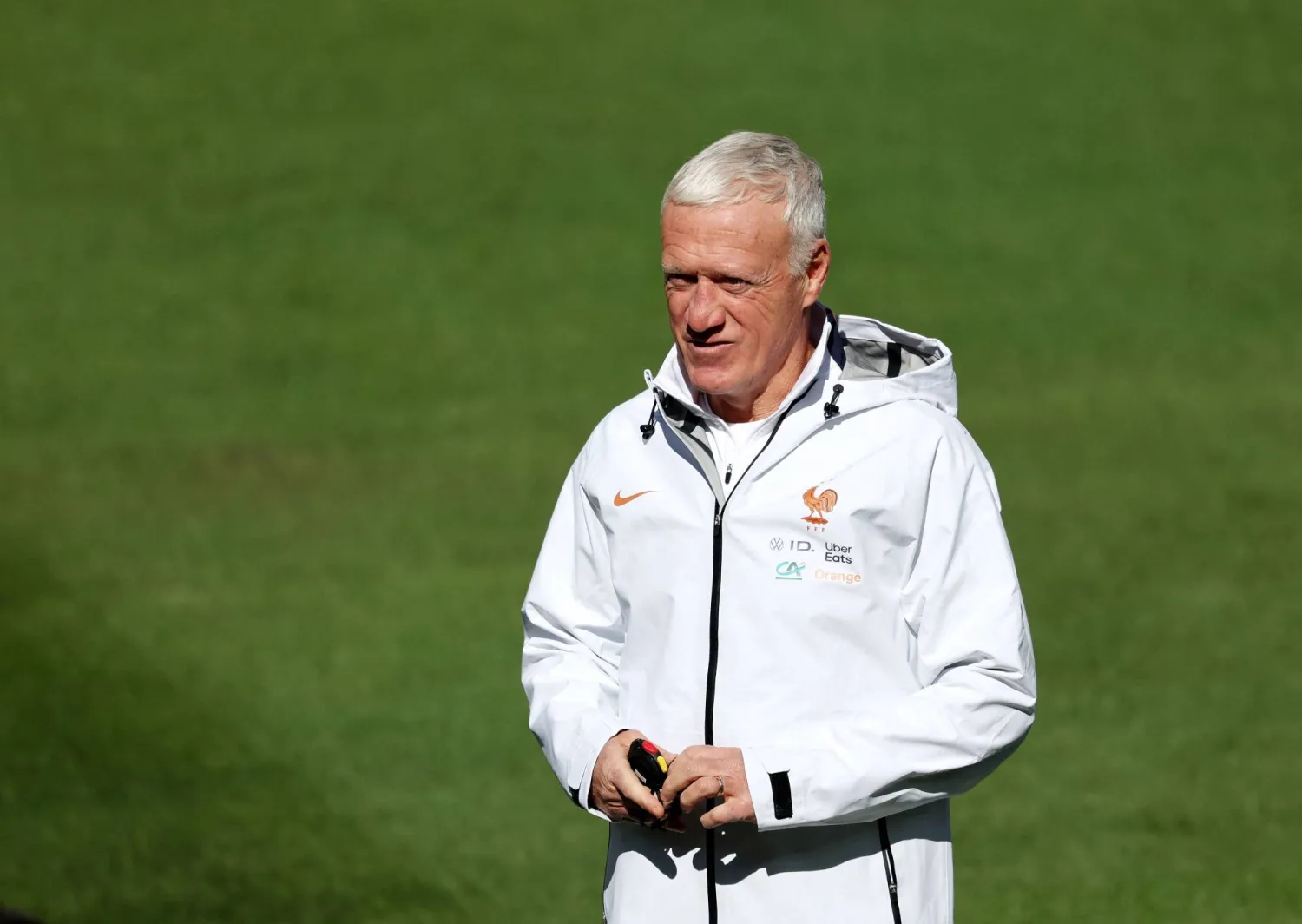 ديشان مدرب فرنسا (أ.ف.ب)