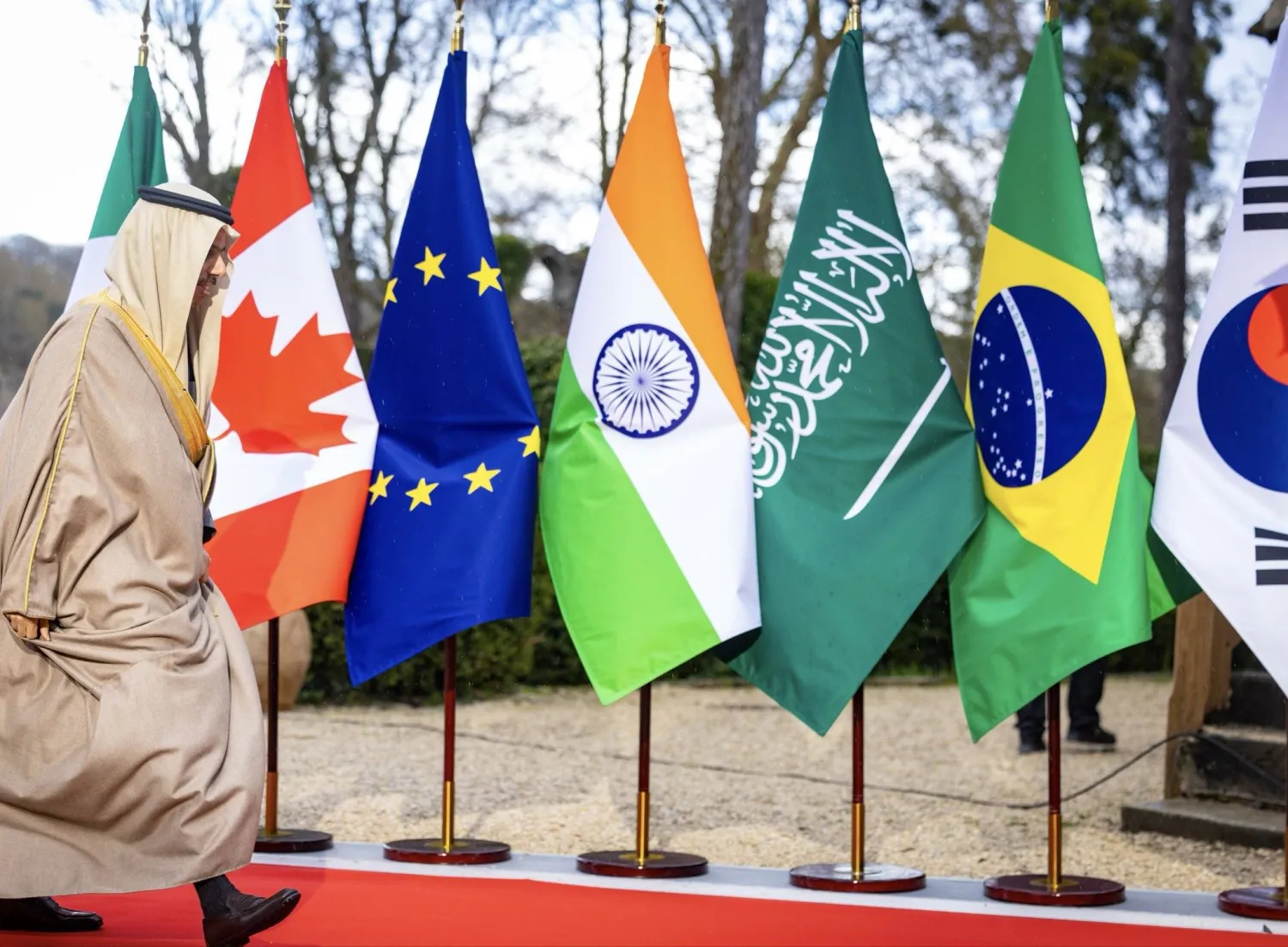 لدى وصول وزير الخارجية السعودي الأمير فيصل بن فرحان للمشاركة في اجتماع وزراء خارجية مجموعة السبع (واس)