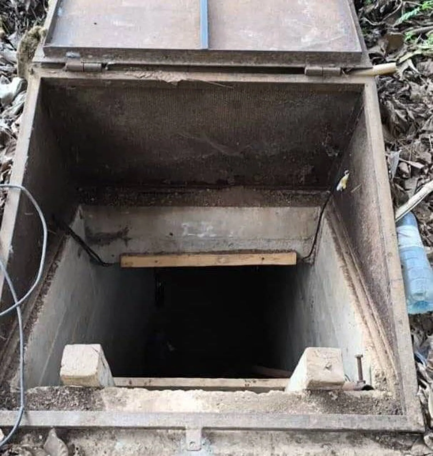 صورة لنفق اكتشفته السلطات السورية يُستخدم للتهريب مع لبنان (سانا)