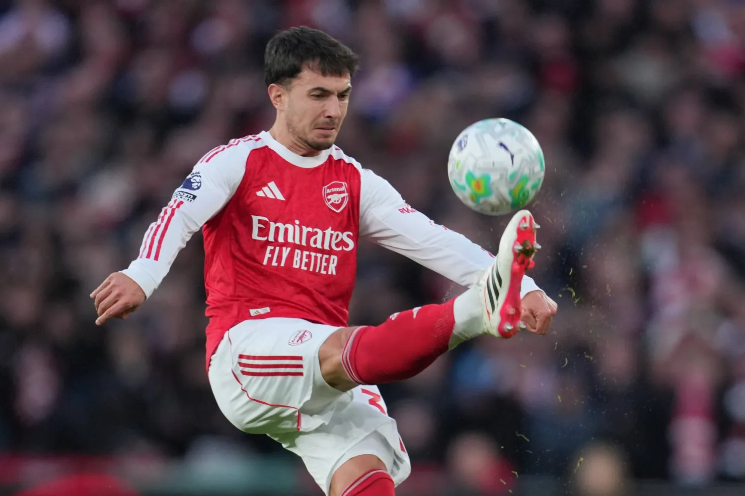 لاعب وسط آرسنال مارتن زوبيميندي (أ.ب)