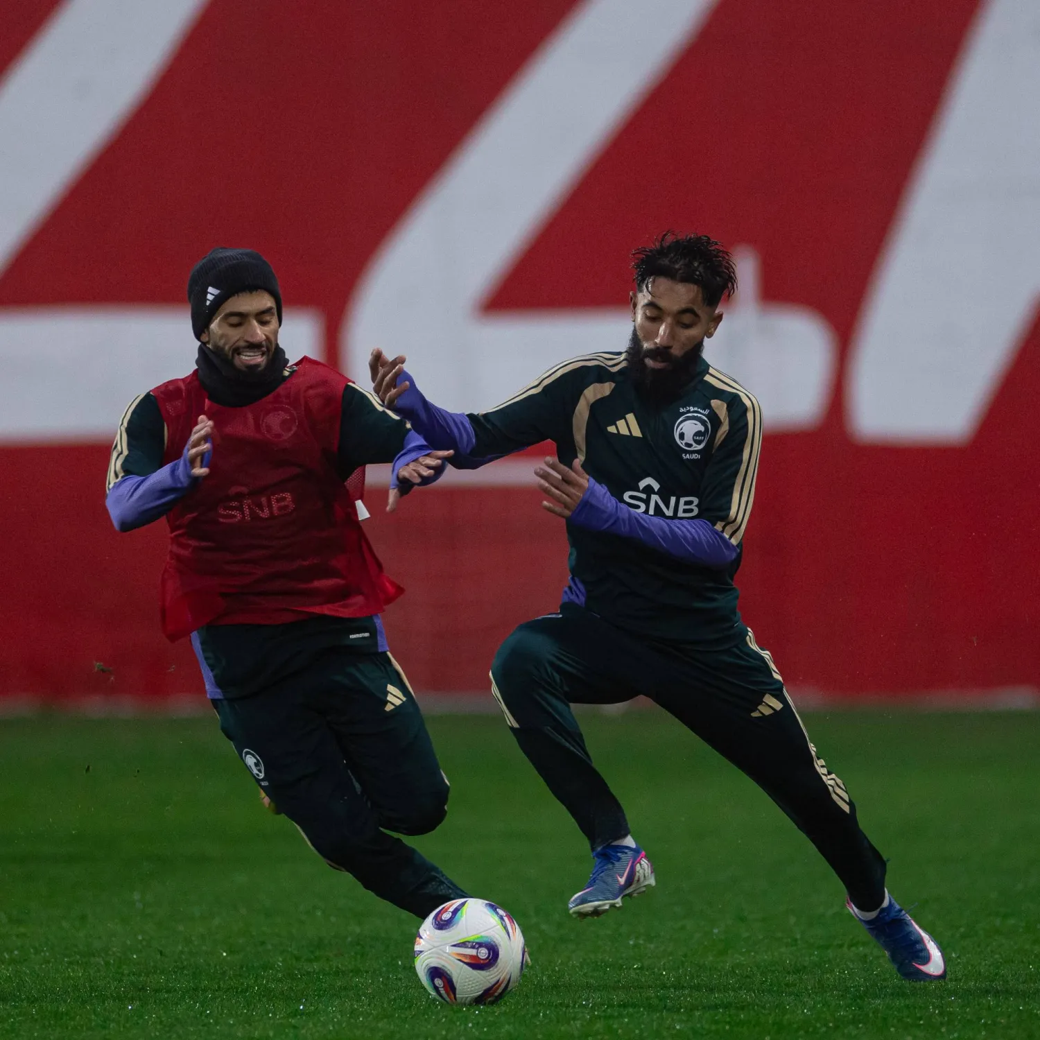 مندش خلال مشاركته في الحصة قبل تعرضه للإصابة (المنتخب السعودي)