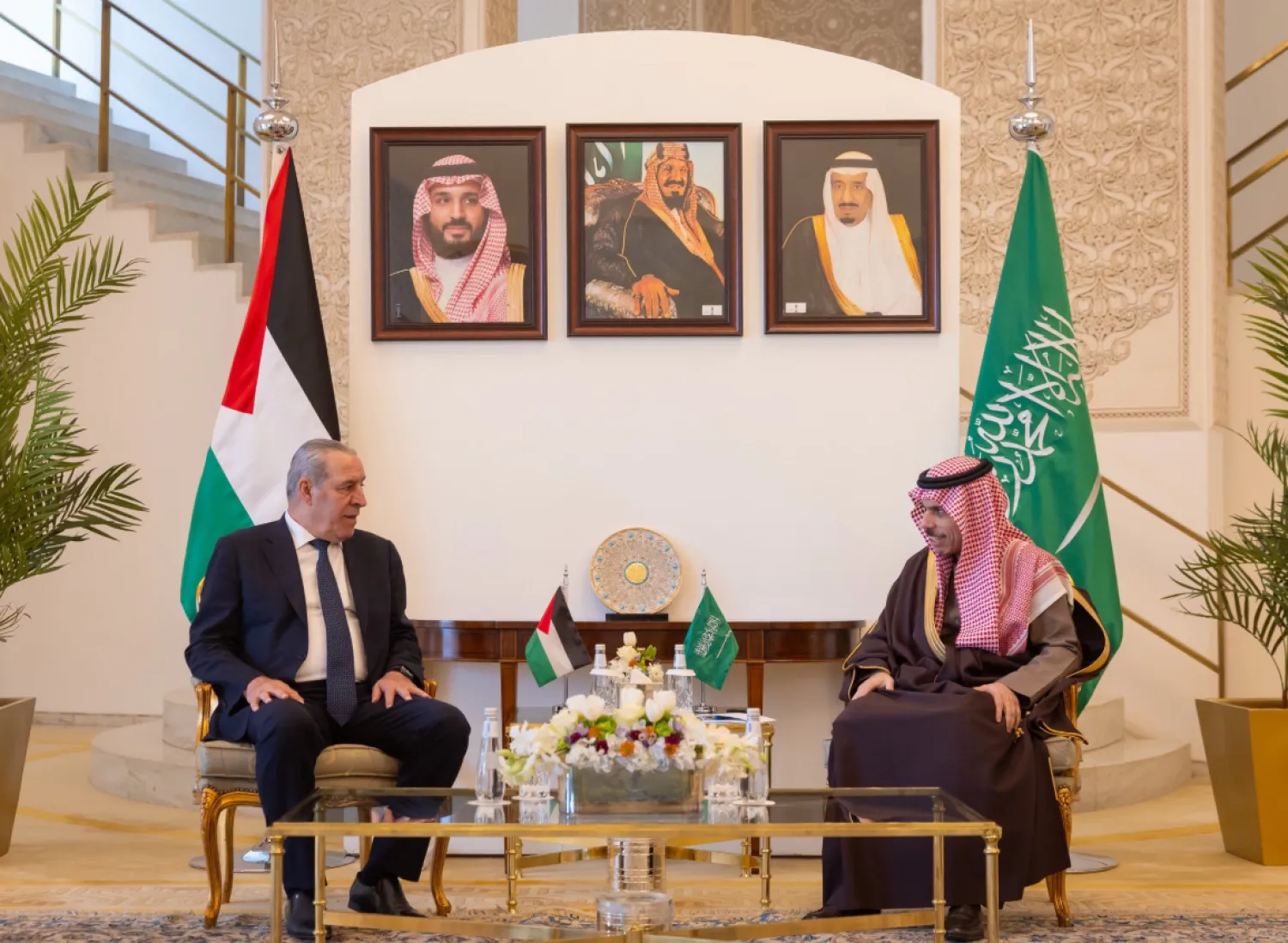 وزير الخارجية السعودي ونائب رئيس فلسطين (واس)