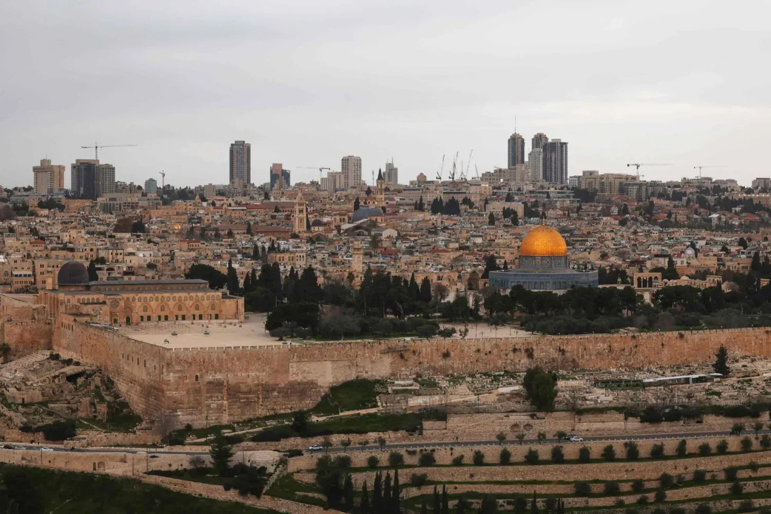 Kudüs'teki Mescid-i Aksa ve Kubbetü'l-Sahrâ'nın avlusu (AFP)