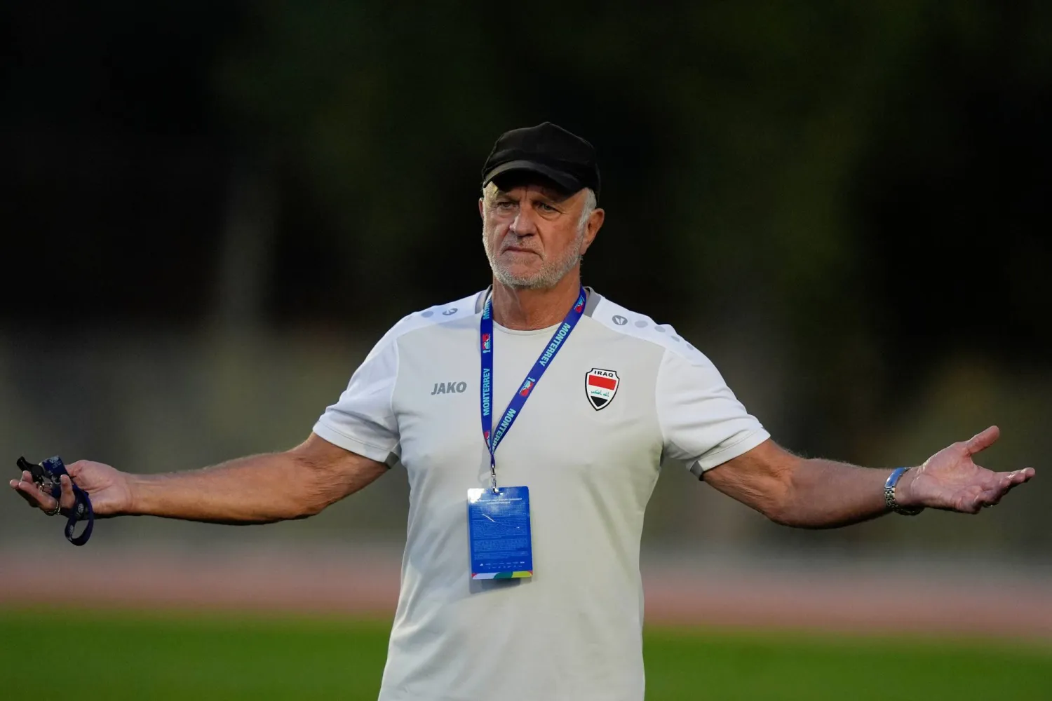 Iraq's coach Graham Arnold gestures during a training session ahead of a World Cup 2026 qualifying soccer match against Bolivia in Monterrey, Mexico, Monday, March 30, 2026. (AP Photo/Fernando Llano)