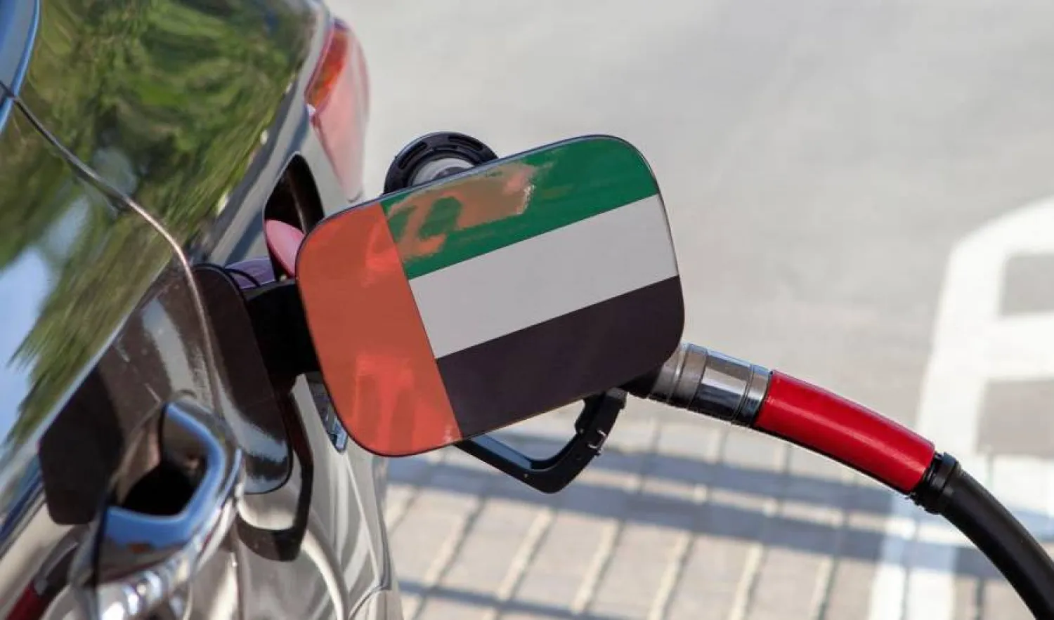 أقرت الإمارات زيادة أسعار البنزين والديزل بداية من شهر أبريل (إكس)