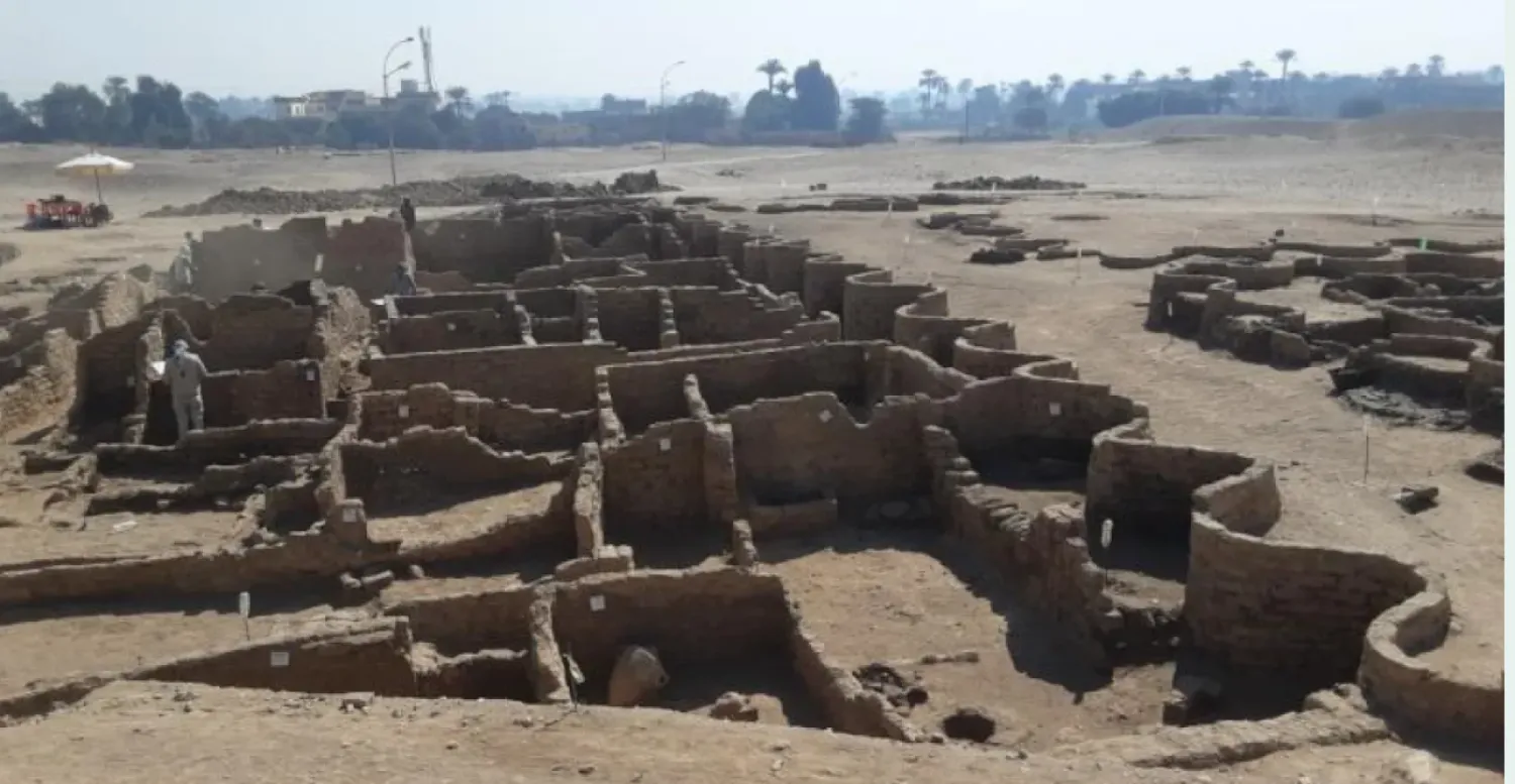 جانب من المدينة الذهبية التي تم اكتشافها في الأقصر سابقاً (وزارة السياحة والآثار)