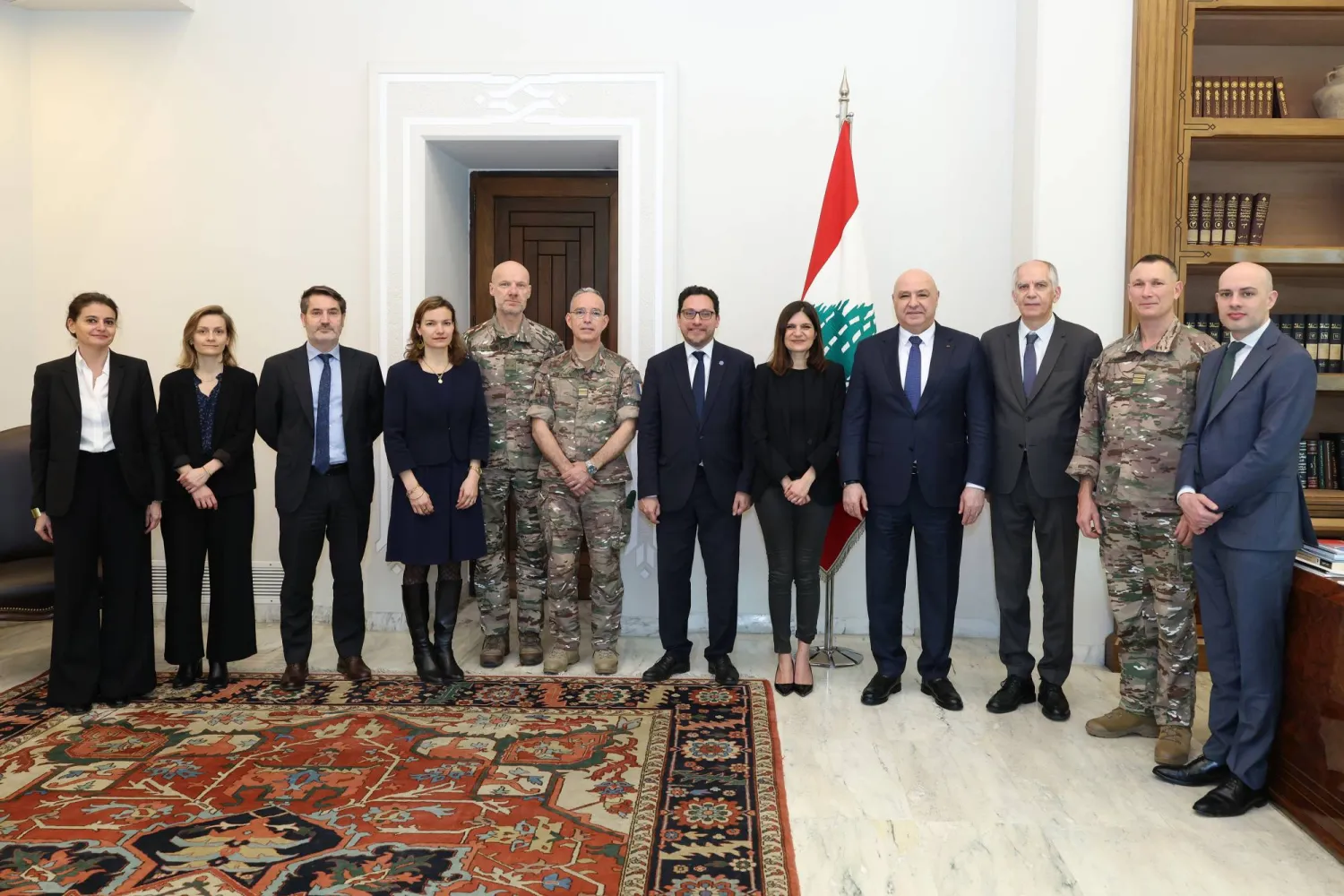 الرئيس عون مستقبلاً الوزيرة المفوضة لدى وزارة الجيوش الفرنسية أليس روفو والوفد المرافق (رئاسة الجمهورية)