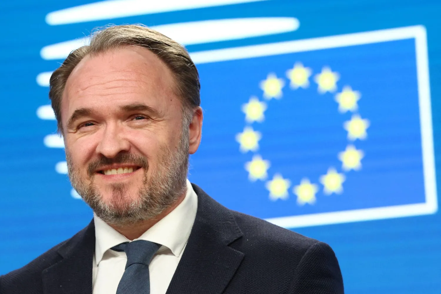 مفوض الطاقة في الاتحاد الأوروبي دان يونسن خلال مؤتمر صحافي في بروكسل ببلجيكا 31 مارس 2026 (رويترز)