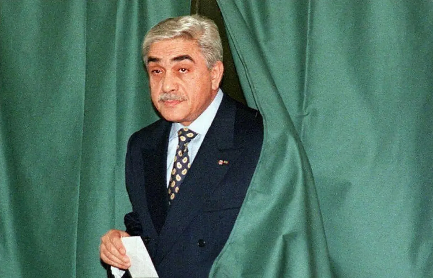  Former Algerian President Liamine Zeroual casts his vote in the 1997 parliamentary elections. (AFP) 
