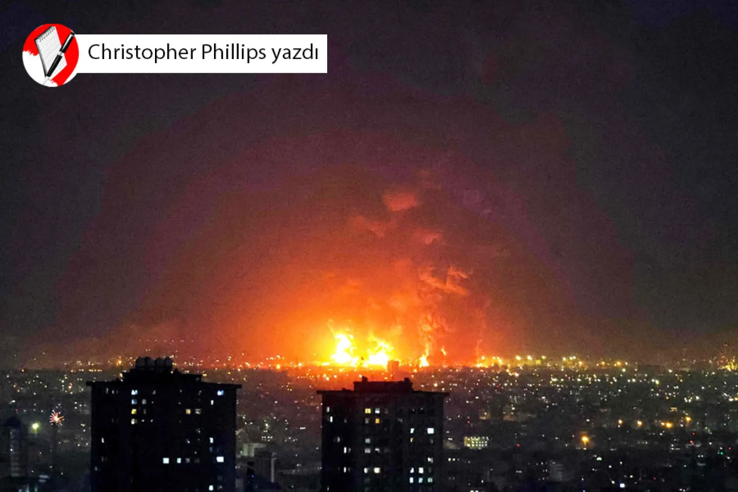 Tahran petrol rafinerisini hedef alan hava saldırılarının ardından meydana gelen patlamalar, 7 Mart 2026 (AFP)