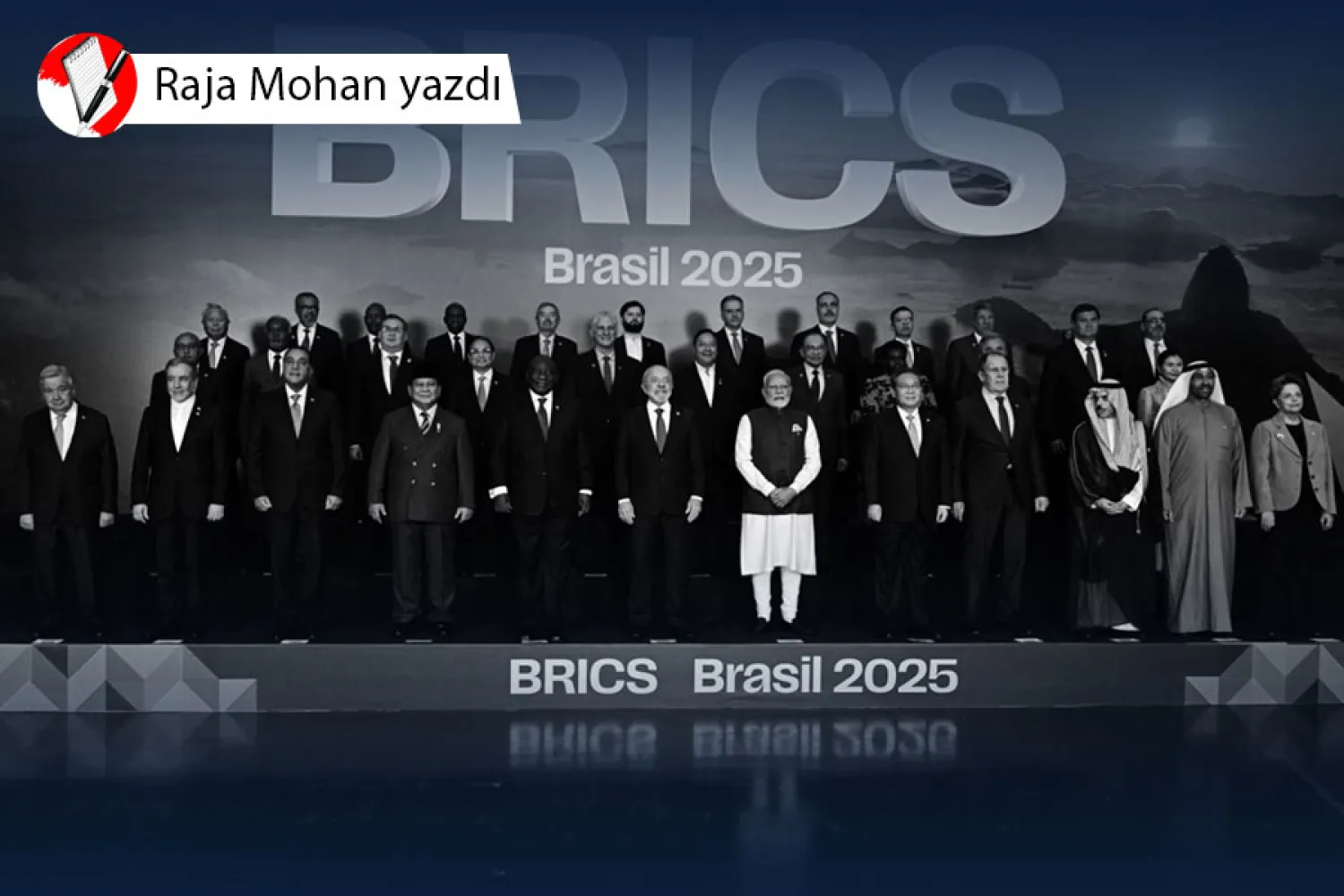 BRICS ülkeleri ve ortak ülkelerin liderleri, Brezilya'nın Rio de Janeiro kentinde düzenlenen zirve sırasında aile fotoğrafı çektirirken, 7 Temmuz 2025 (AFP)