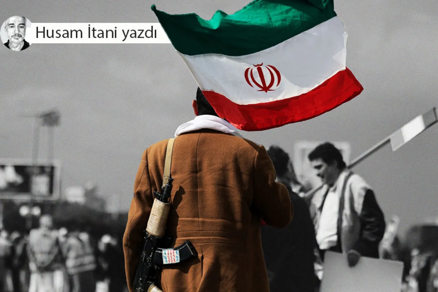 Yemen'in Sanaa kentinde, Ali Hamaney suikastının ardından elinde İran bayrağıyla İsrail ve ABD'nin İran'a yönelik saldırılarını protesto eden bir kişi, 1 Mart 2026 (Reuters)