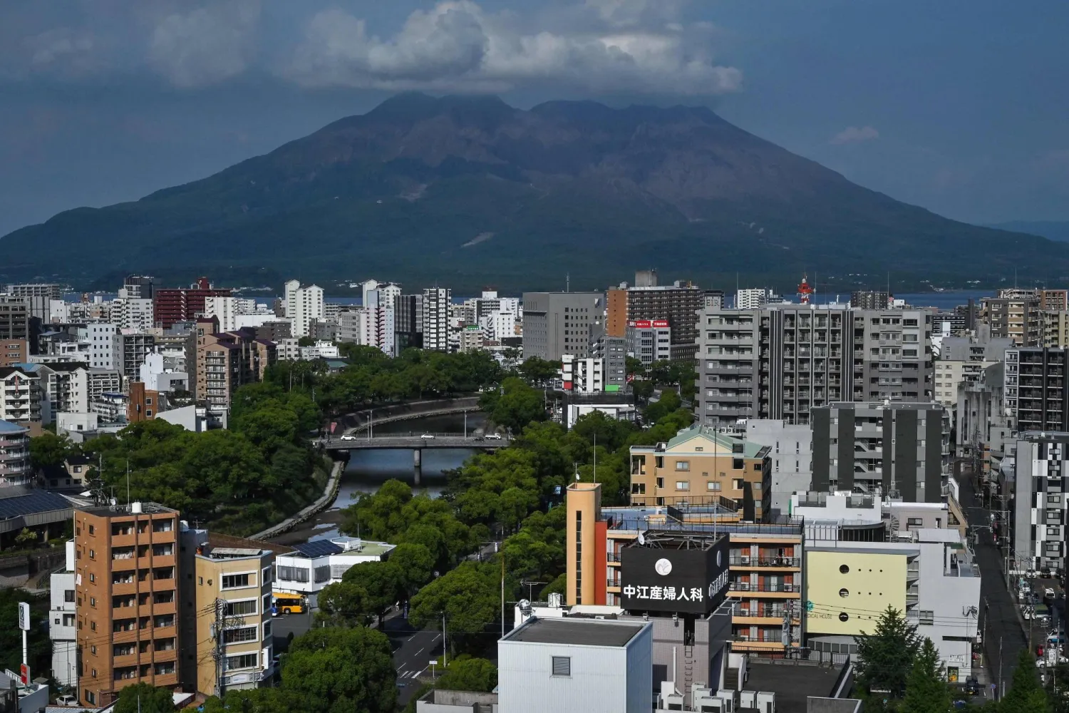 بركان ساكوراجيما في محافظة كاجوشيما جنوب غربي اليابان (أ.ف.ب)