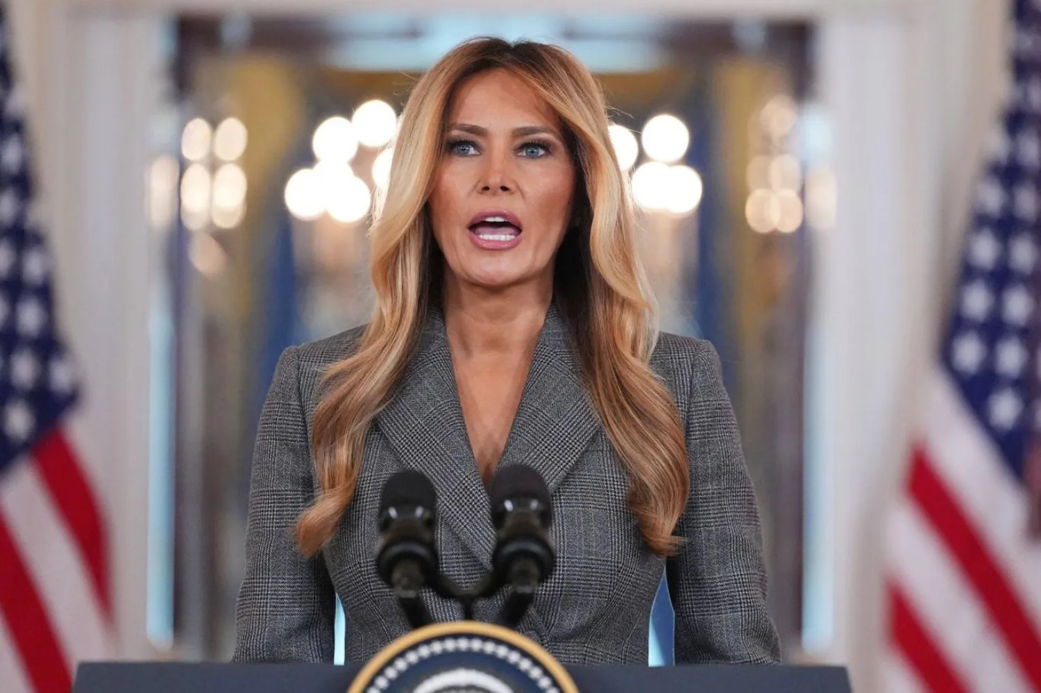 Yeni anketler Melania Trump'ın bugüne kadar en az sevilen ABD First Lady'si olduğunu gösterirken, popülarite oranları "tarihsel olarak berbat" diye niteleniyor (AP)