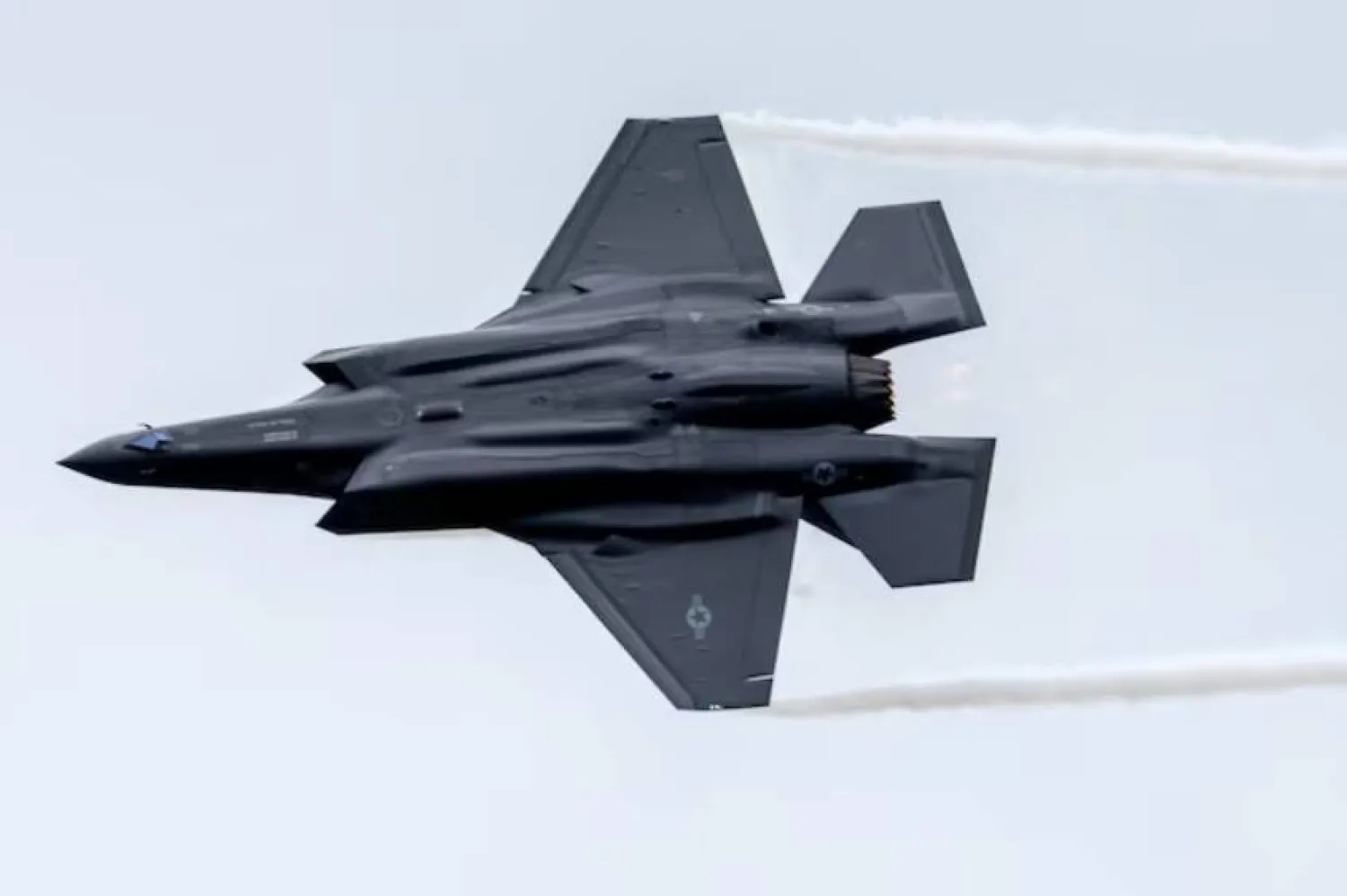 رفضت فرنسا السماح لإسرائيل باستخدام مجالها الجوي في نقل أسلحة أميركية لاستخدامها في الحرب على إيران (أرشيفية - رويترز)