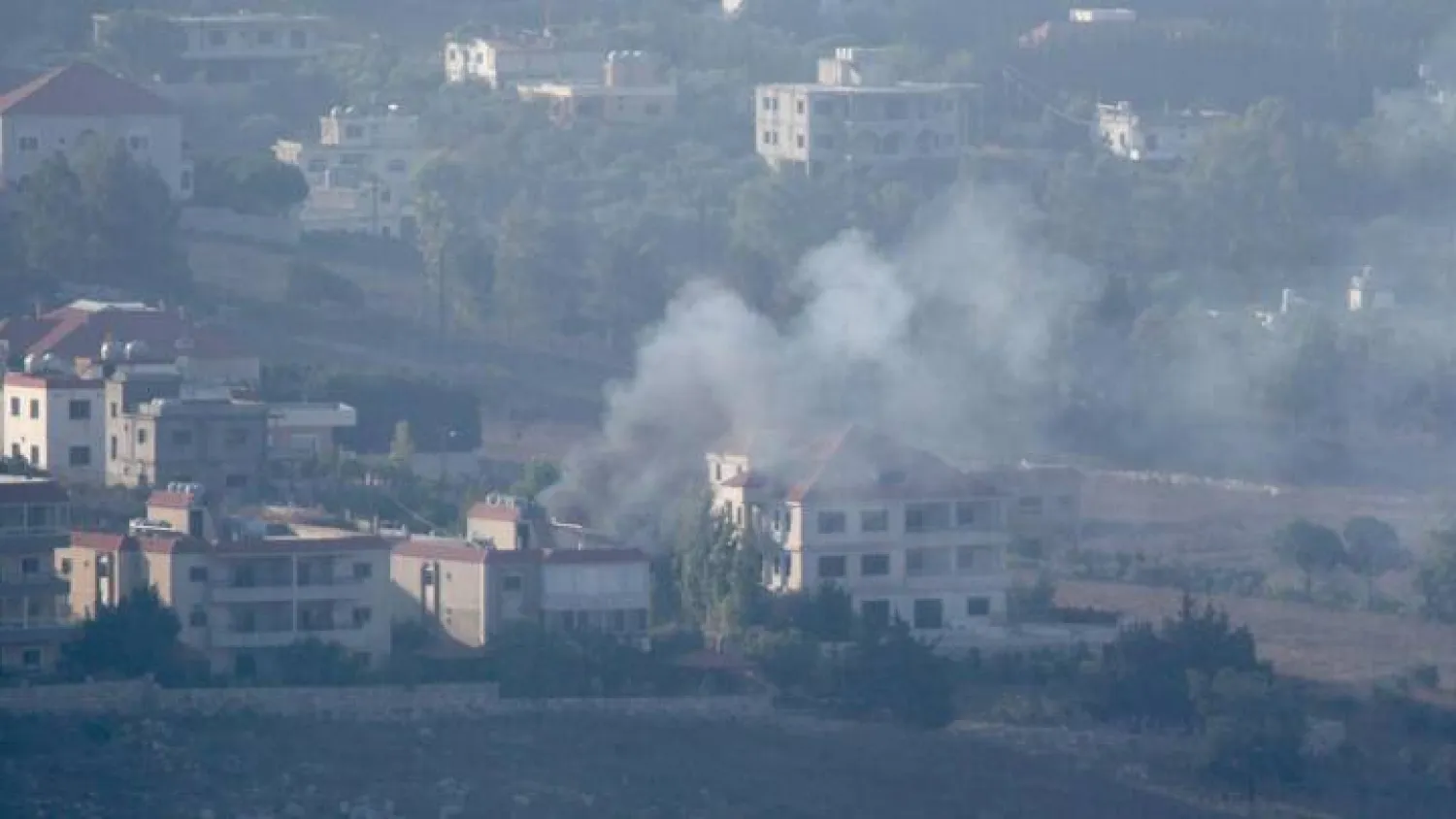 Smoke billows from an area targeted by an Israeli airstrike on the southern Lebanese village of Khiam on August 25, 2024, amid escalations in the ongoing cross-border tensions as fighting continues between Israel and Hamas militants in the Gaza Strip. (Photo by Rabih DAHER / AFP) AFP - RABIH DAHER

