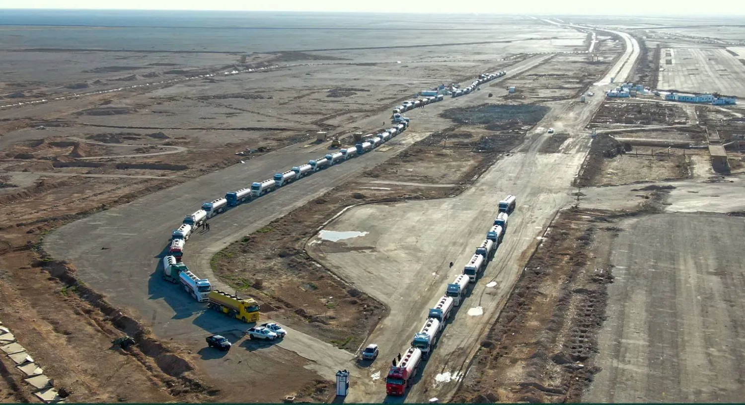 صهاريج عراقية متجهة لدخول الأراضي السورية (الهيئة العامة للمنافذ والجمارك السورية)