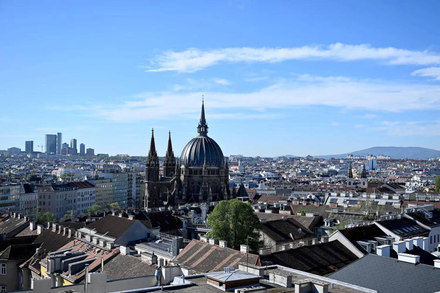 صورة عامة لمدينة فيينا عاصمة النمسا بتاريخ 16 أبريل 2025 (رويترز)