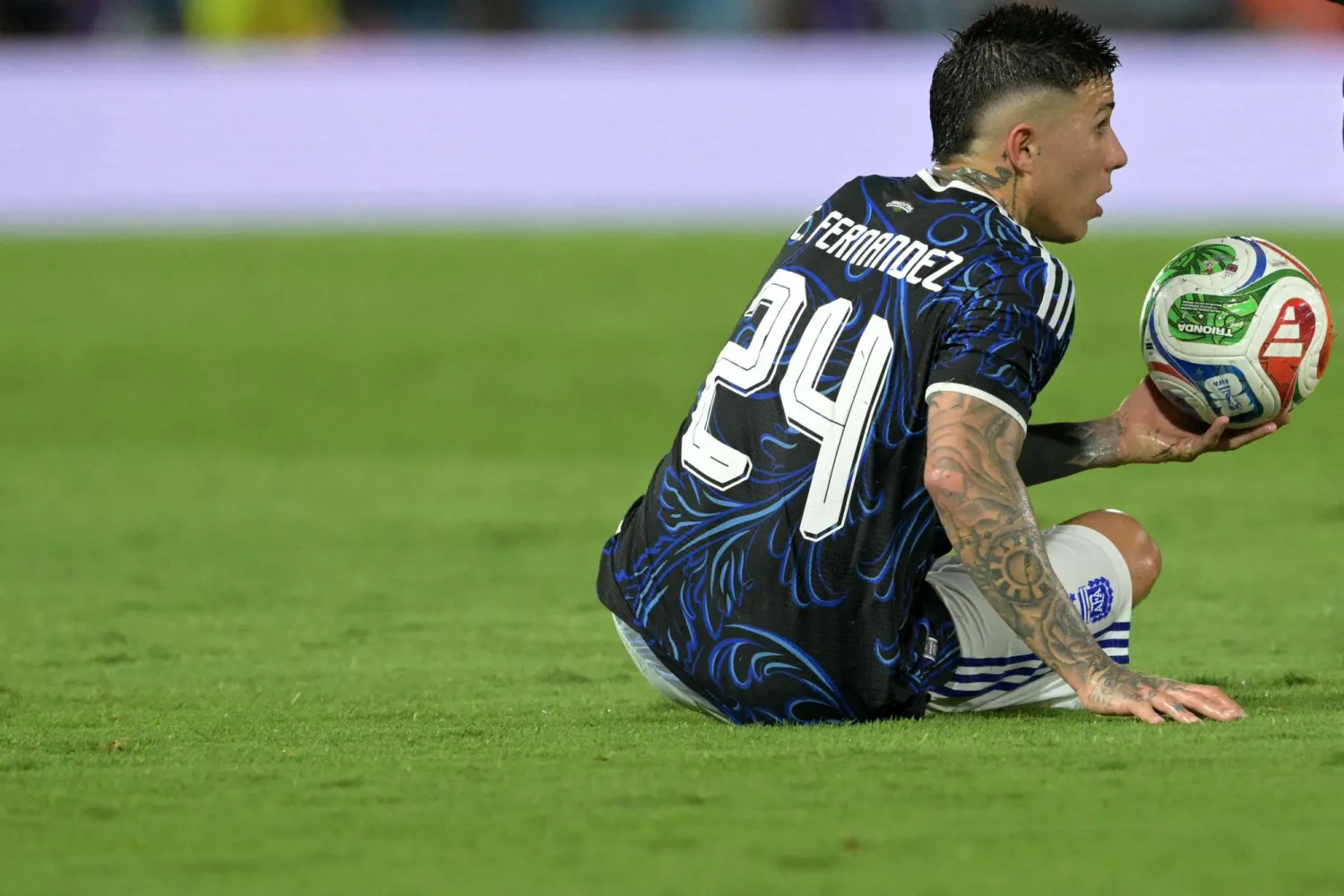 فيرنانديز خلال ودية الأرجنتين أمام زامبيا (أ.ف.ب)