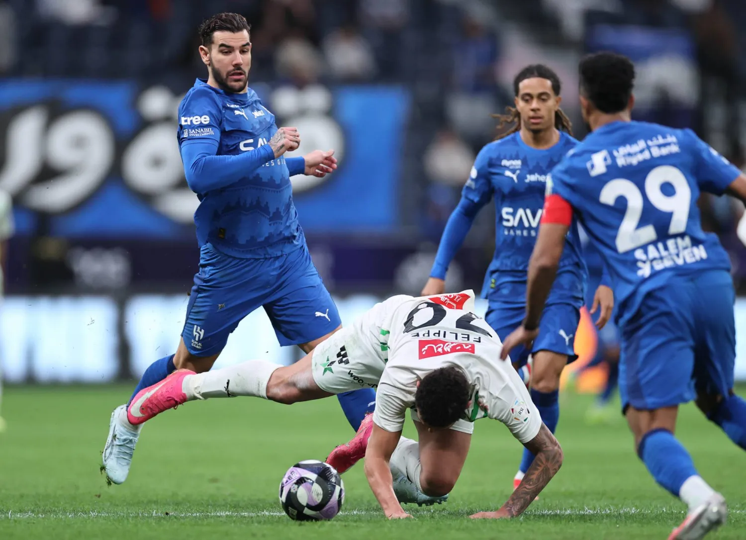 النجمة عانى أمام الكبار والصغار هذا الموسم (تصوير: سعد العنزي)