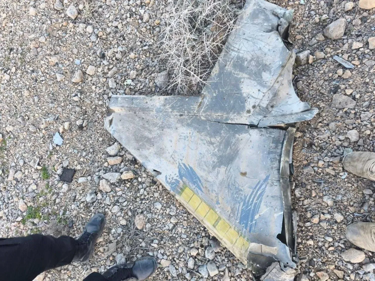 Dün İran'ın batısında düşen Amerikan savaş uçağının enkazı (sosyal medya)