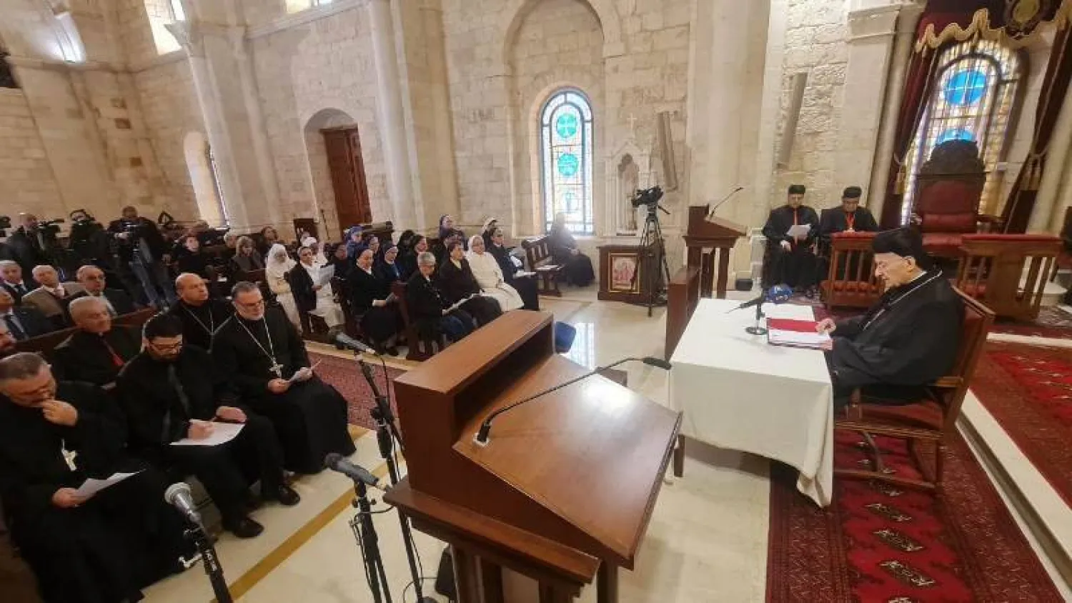 البطريرك الماروني بشارة الراعي يتلو رسالة عيد الفصح (الوكالة الوطنية للإعلام)