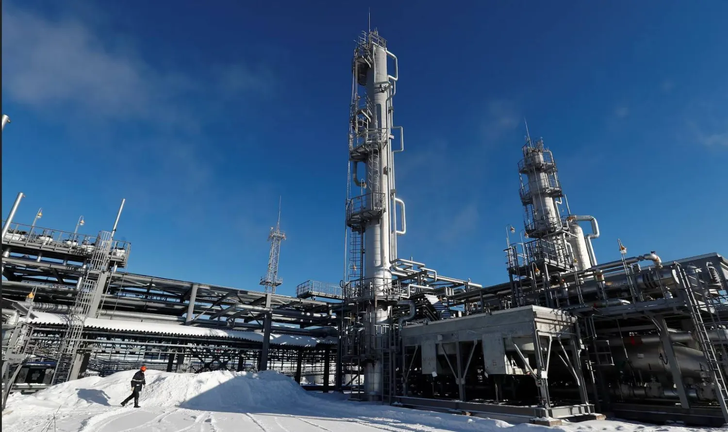 منشأة معالجة الغازين «الطبيعي» و«النفطي» المصاحب بحقل ياراكتا في إيركوتسك بروسيا (رويترز)