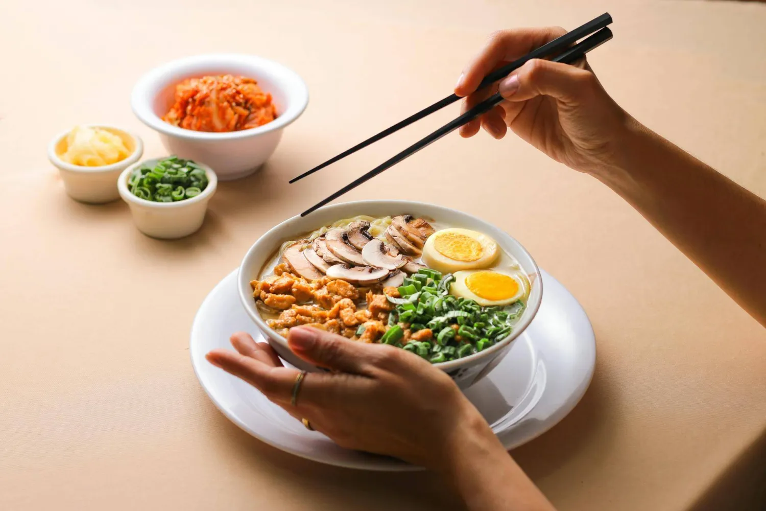 الميسو أحد أبرز المكونات التقليدية في المطبخ الآسيوي 