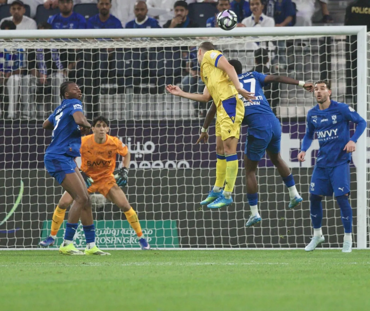 جيروتو لاعب التعاون لدى تسجيله الهدف الأول لفريقه (تصوير: نايف العتيبي)