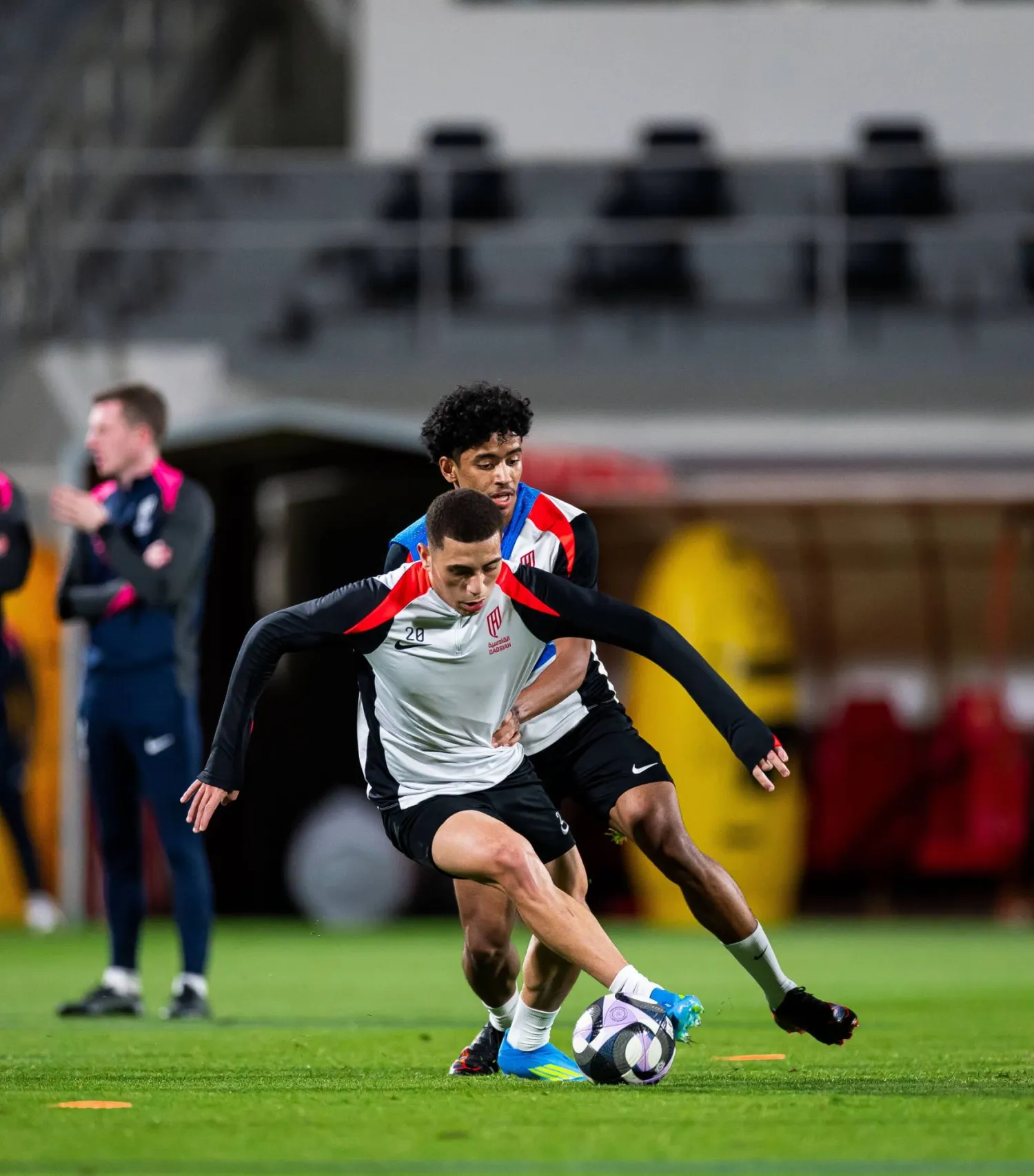 من استعدادات القادسية للديربي (موقع نادي القادسية)