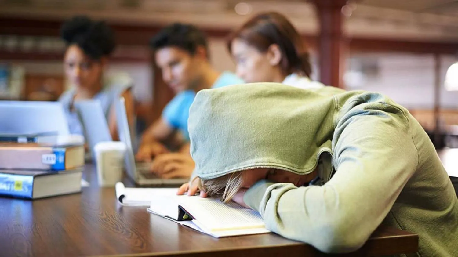 قلة النوم تؤدي إلى تراجع جودة الحياة بشكل عام (جامعة ميشيغان)