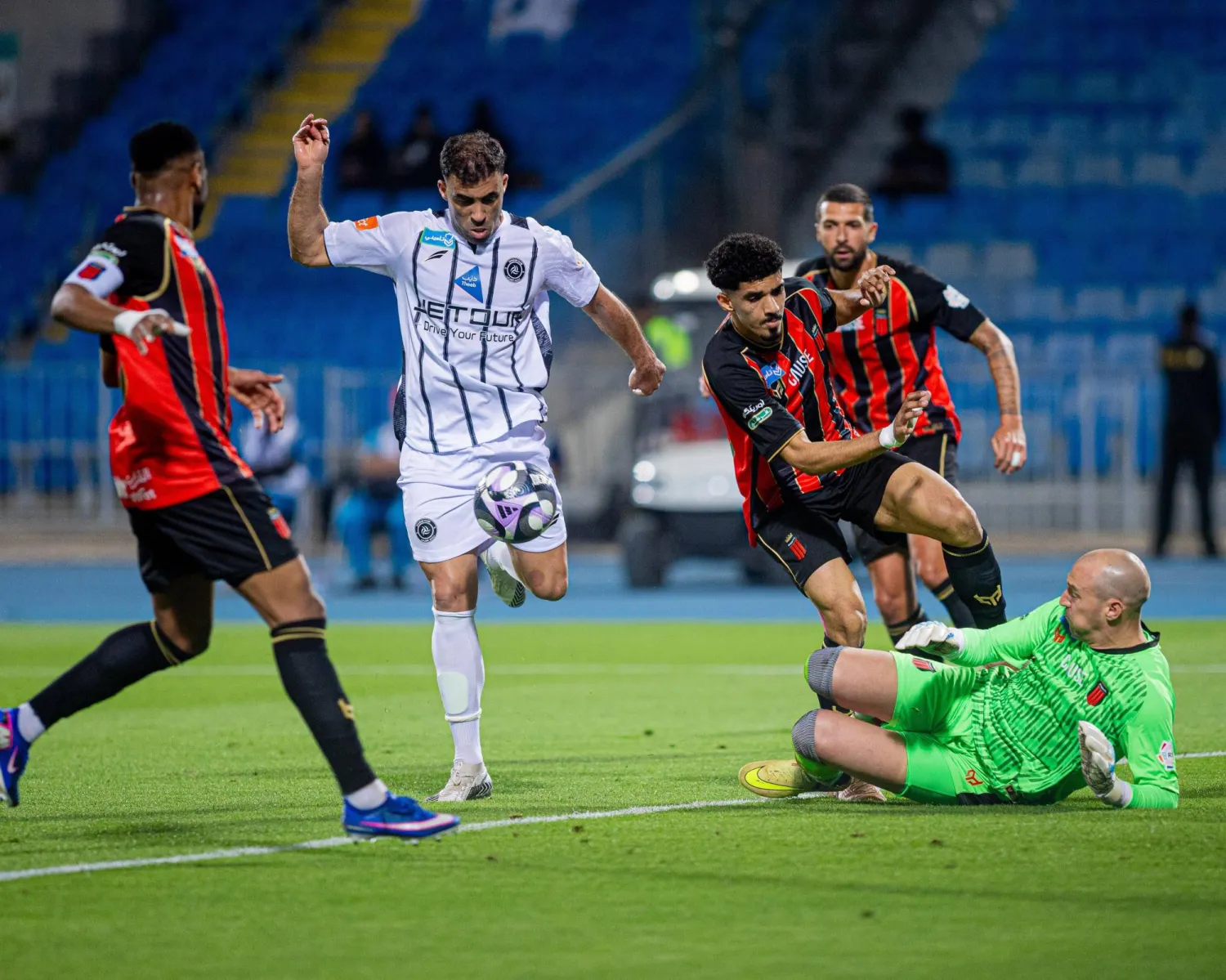 حمد الله سجل هدف التقدم الشبابي (نادي الشباب)