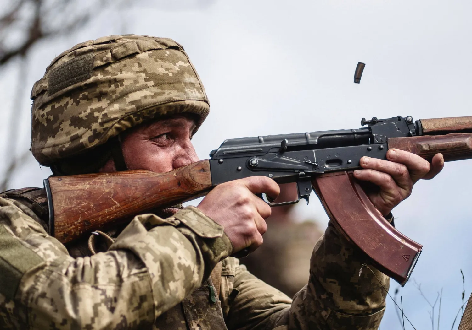  A serviceman of the 154th Brigade of the Ukrainian Armed Forces attends a military exercise between combat missions, amid Russia's attack on Ukraine, in Zaporizhzhia region, Ukraine April 4, 2026. (Reuters)